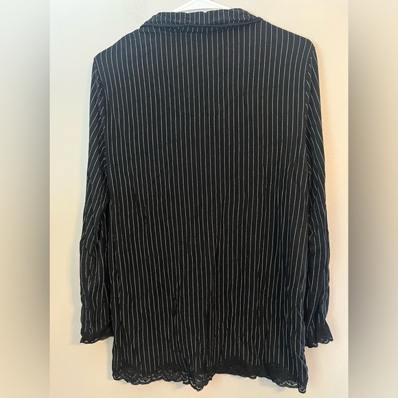 Soma Signature Lace Long Sleeve Notch Collar/Lace Crop Pajama Set Size XS/S - Picture 3 of 14